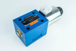 Купити Електромагнітний розподільник 4-х лінійний ДУ10 4WE10C-3XCG24N9Z5L Oleodinamica Mozioni, фото 1