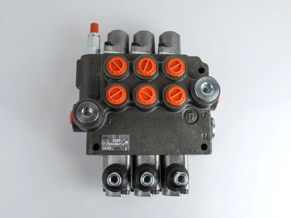 Купити Гидрораспределитель 3Z80-1L13L13L13-GKZ1(три плавающих положения) Badestnost, фото 2