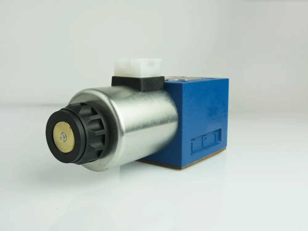 Купити Електромагнітний розподільник 4-х лінійний ДУ10 4WE10GA-3XCG24N9Z5L Oleodinamica Mozioni , фото 4