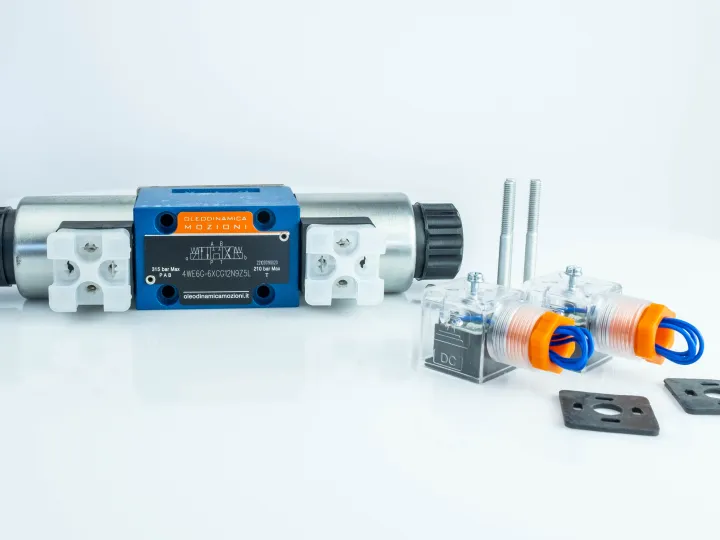 Купити Гидрораспределитель 4WE6G-6XCG12N9Z5L Oleodinamica Mozioni, фото 1